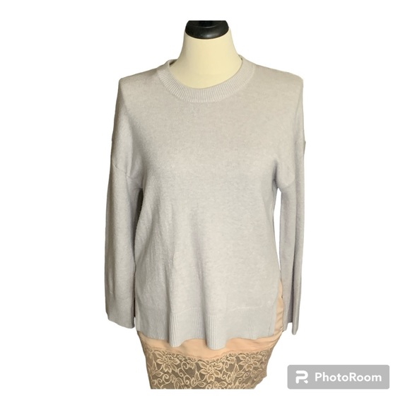 Tahari Sweaters - TAHARI Crew Neck Sweater SZ L